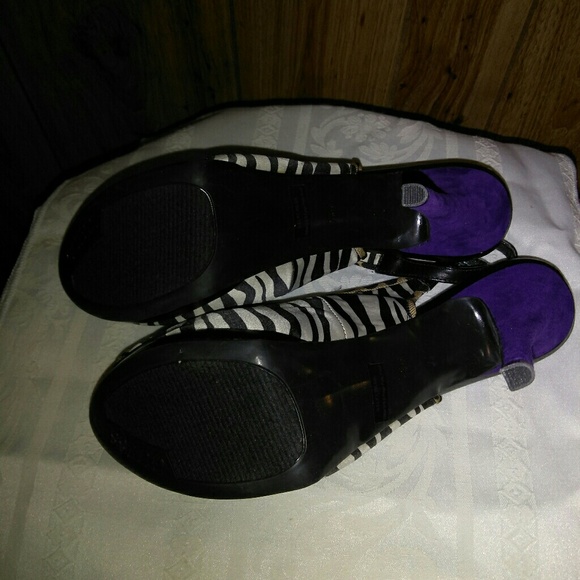 GUESS - Picture 5 of 5